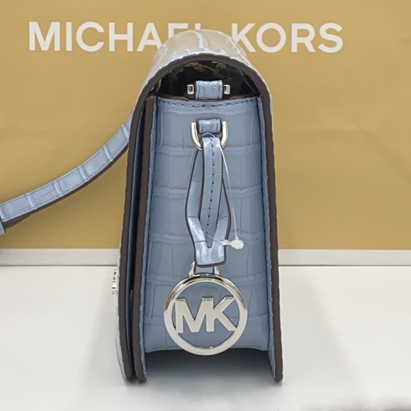 MICHAEL KORS MERCER SMALL CLUTCH XBODY PALE BLUE - Picture 5 of 16